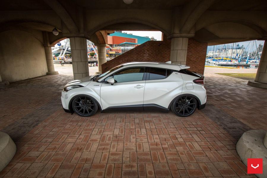  Toyota C-HR on Vossen Wheels (VFS10) 2017 года  (фото 14 из 20)